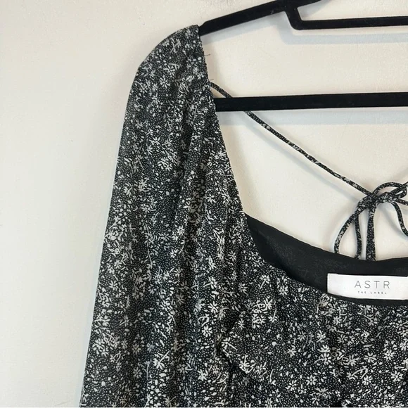Astr The Label | Fairfield Long Sleeve Square Neck Floral Top Black Size XL - Picture 2 of 7